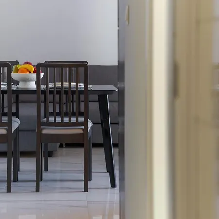 Heraklion Seaview Oasis Chic 2-Bed Boutique Apartment *