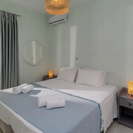 Heraklion Seaview Oasis Chic 2-Bed Boutique Apartment